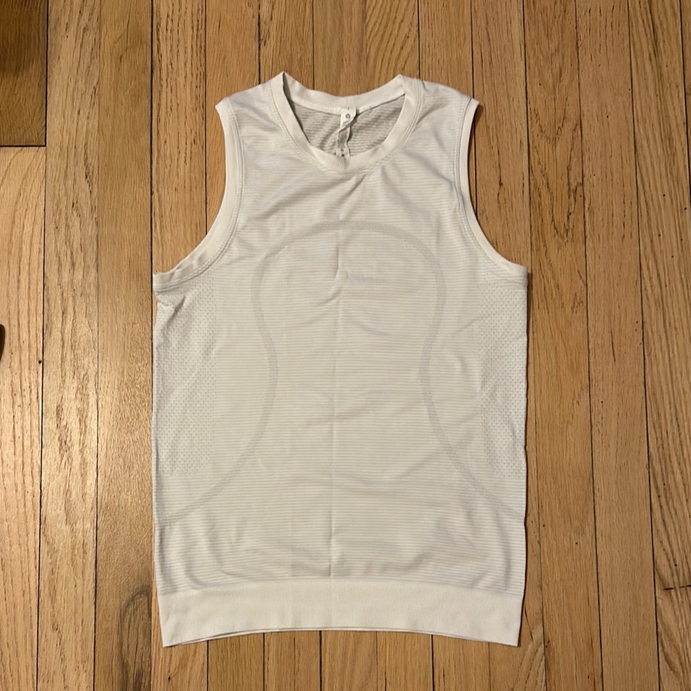 White lululemon swiftly tank